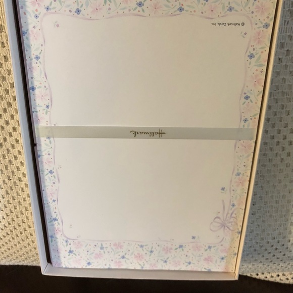 Vintage Hallmark Stationery Box Set - Partial - Picture 3 of 5